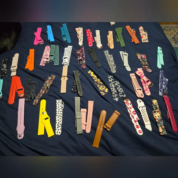 Samsung Watch 6 bands Lot Of 43 !! ( Also Fits Active 2) - Picture 1 of 1